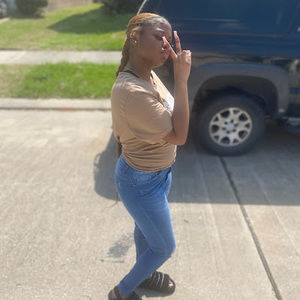 Meet your Posher, Alashia